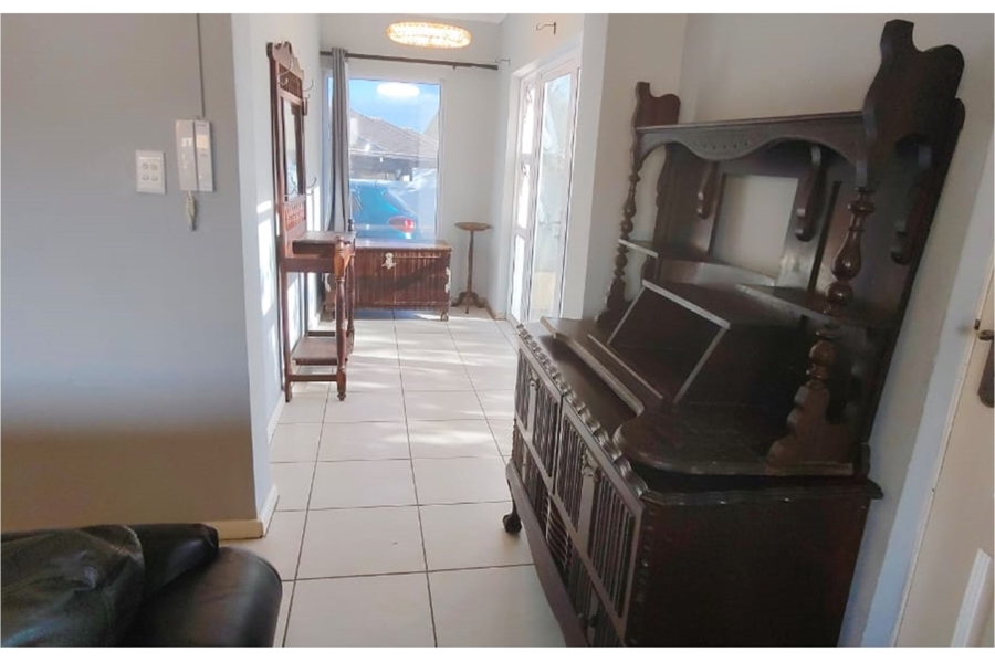 To Let 3 Bedroom Property for Rent in Pacaltsdorp Western Cape